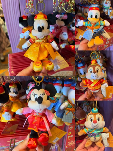 香港迪士尼新春米奇米妮中式毛绒公仔娃娃新春挂件奇奇蒂蒂唐老鸭