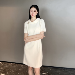 宛宛大大《再造淑女》奶油白丝毛翻领后v领蝴蝶结短袖A字连衣裙