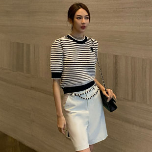 套装 白色垂感五分短裤 针织衫 宛宛大大海盐甜心条纹紧松泡泡袖