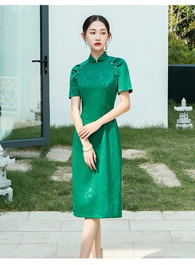 女士夏季新款绿色旗袍中长款礼服裙女日常短袖复古宴会气质减龄