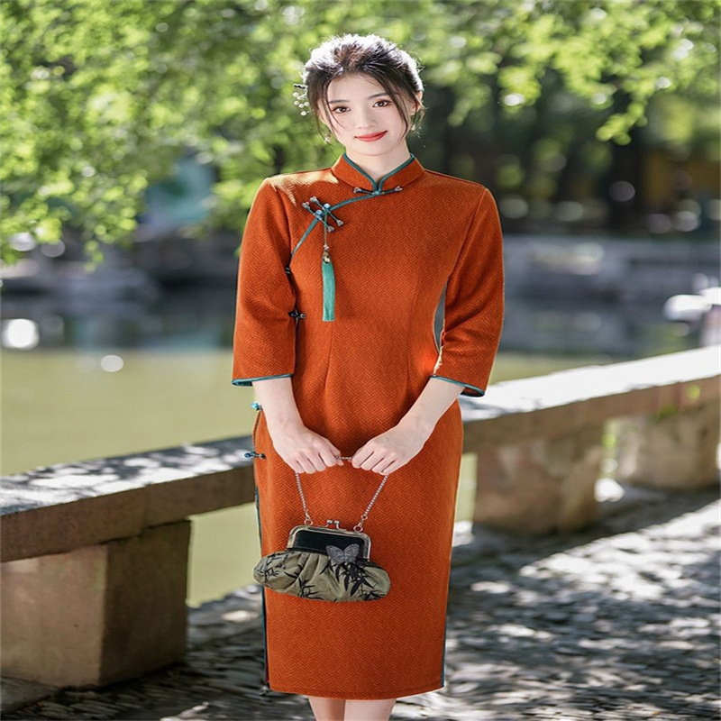 冬季加厚长袖旗袍年轻款少女气质改良橙色高端修身复古宴会连衣裙