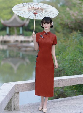 古典旗袍2025新款走秀演出红色短袖年轻款高端礼服宴会改良连衣裙