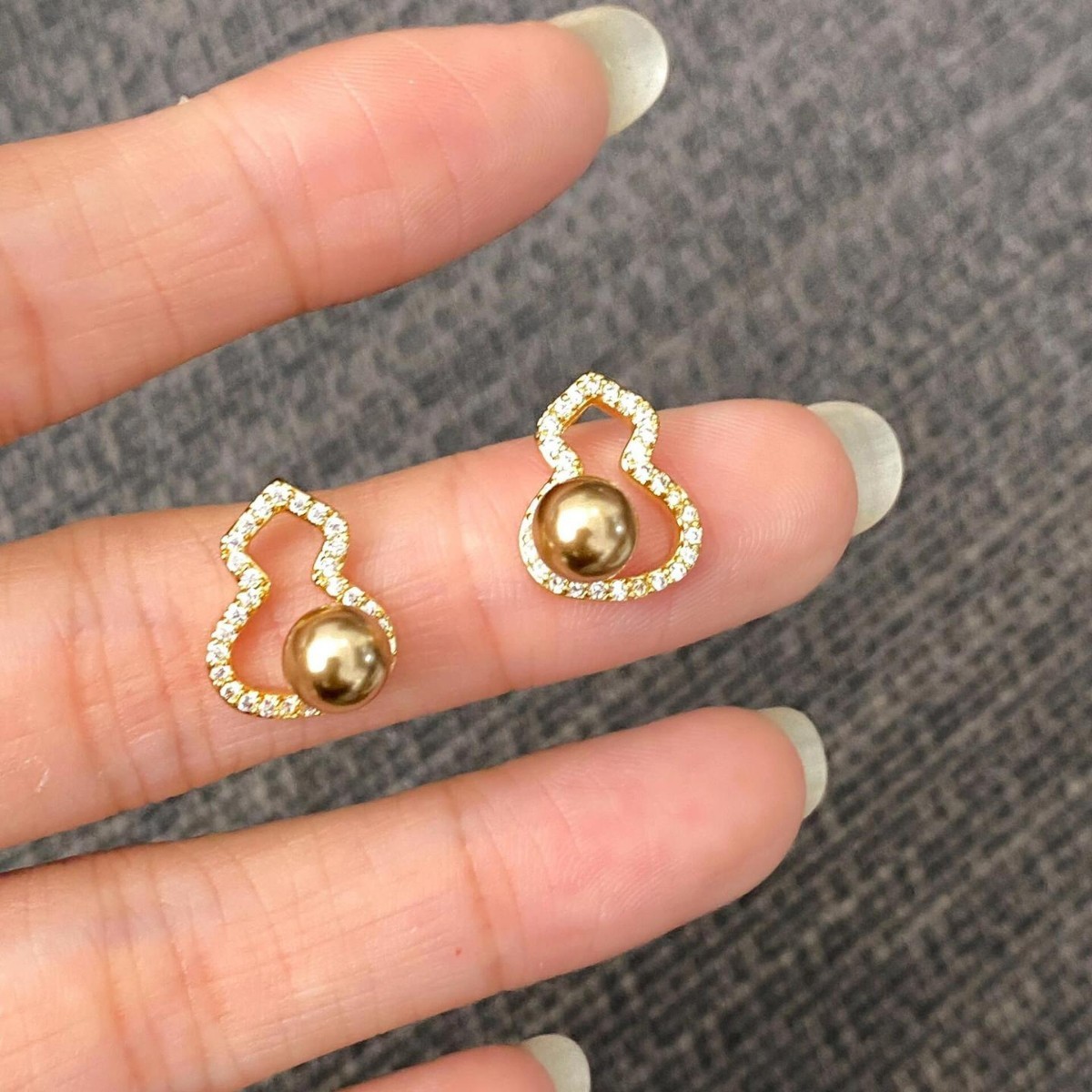 s999足银耳针金色满钻葫芦咖色施家珍珠耳钉女精致高级感秋冬耳饰