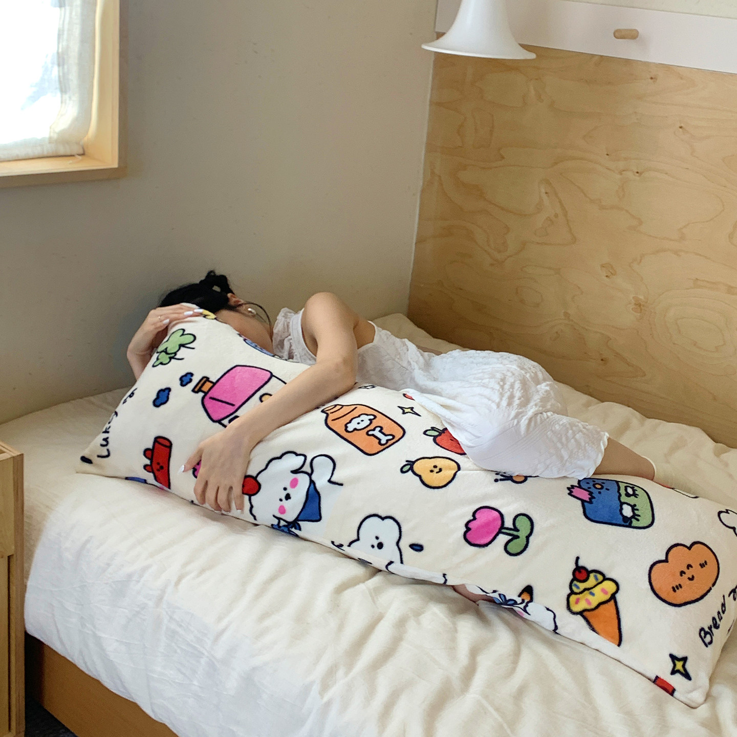 ins卡通牛奶绒长条抱枕女生侧睡专用夹腿睡觉抱枕冬季床上靠枕套
