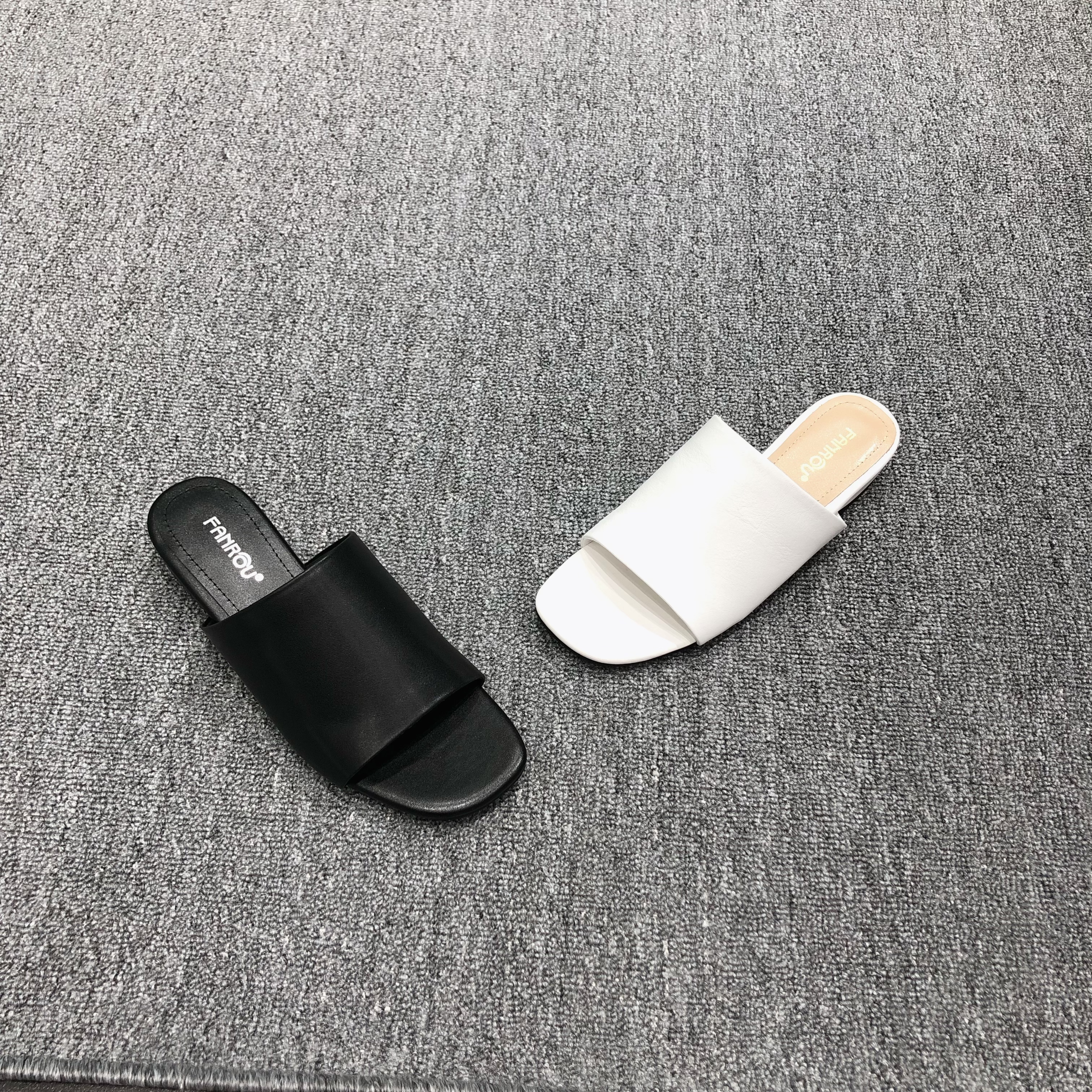 凡柔羊皮版法式极简风方头低跟露趾凉鞋女夏季新款气质百搭一字拖