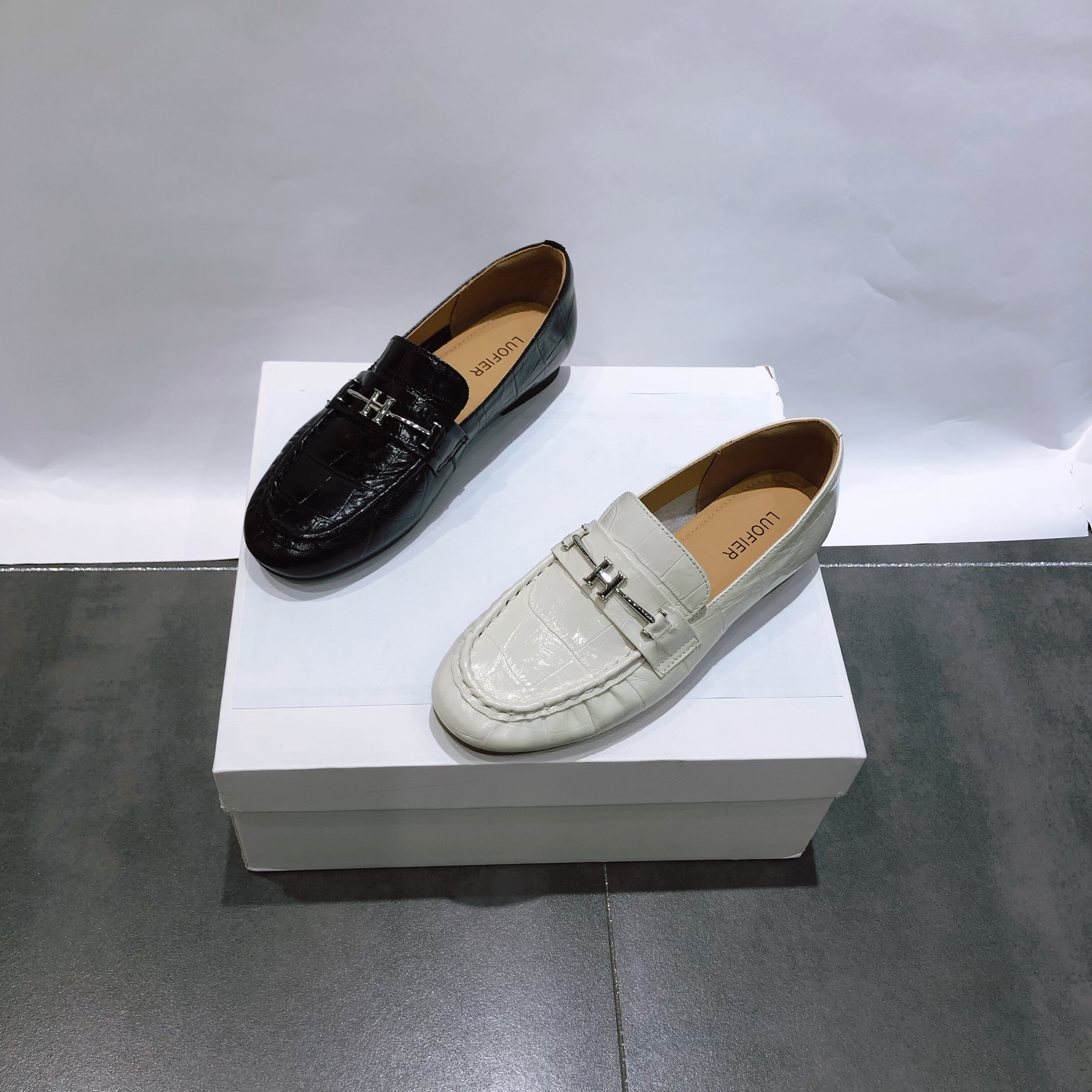 LFR妈妈鞋真皮女鞋复古英伦风乐福豆豆鞋软底不累脚2026春夏新款