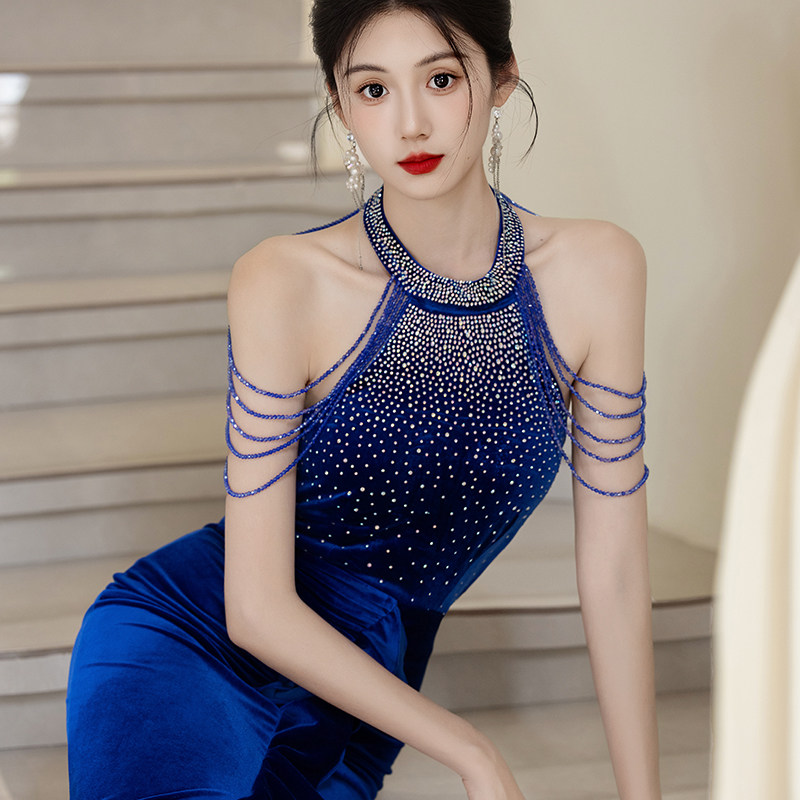 晚礼服女气质名媛高级感聚会派对亮钻重工性感显瘦长款挂脖连衣裙