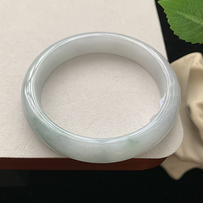 缅甸翡翠手镯A货61.7MM冰润通透小蓝花细润玉手镯女款珠宝