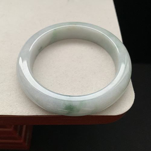 缅甸翡翠手镯A货57.6MM手镯细糯种飘绿细润玉手镯女款珠宝