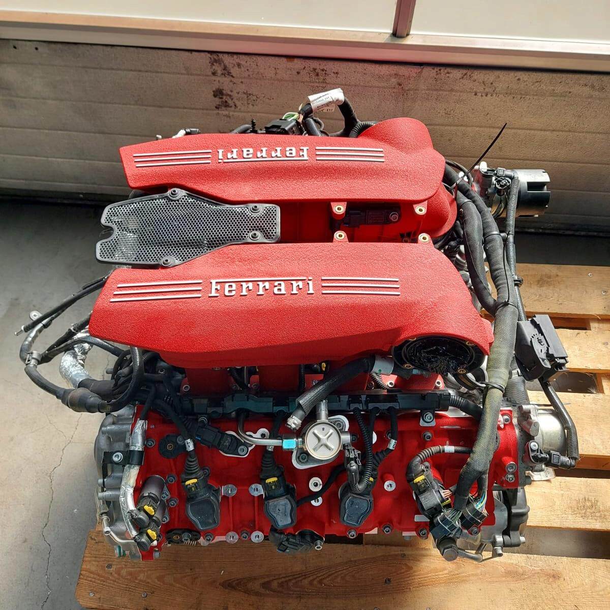 适用法拉利 SF90 加州 488 GTB F154CD 3.9T V8 双涡轮发动机总成