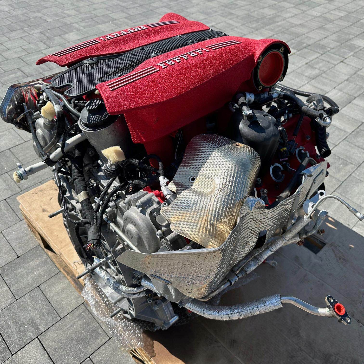 适用法拉利F430 FF F8 F12 GTO 296 488 F154 3.9T V8 发动机总成