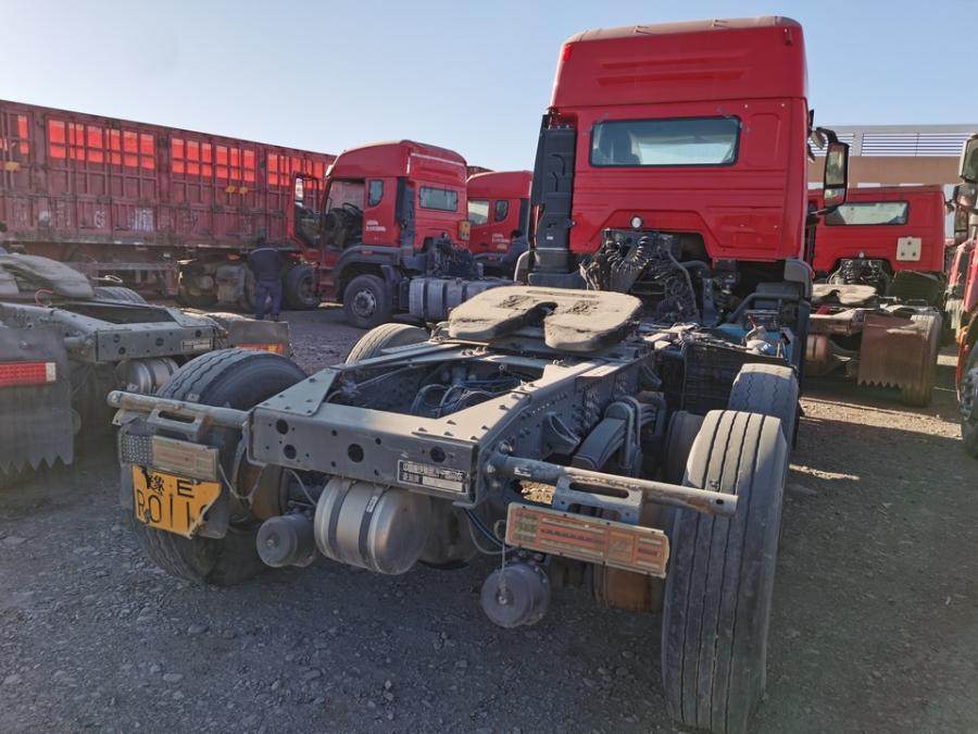 1月25日哈密车牌号为豫ER0110豪瀚牌重型半挂牵引车一辆网络拍卖公告