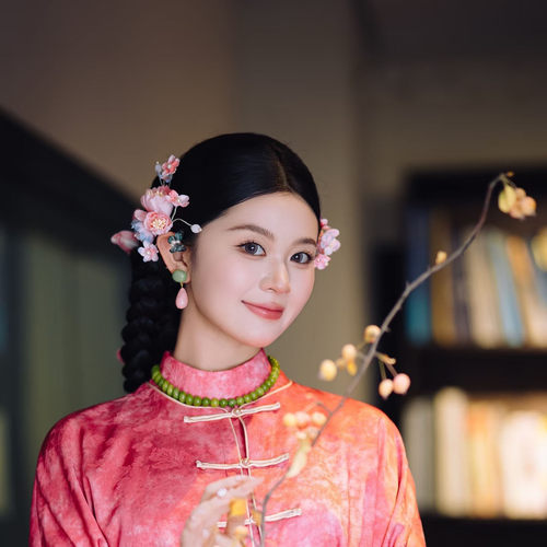 新中式新娘粉色精致花朵发饰