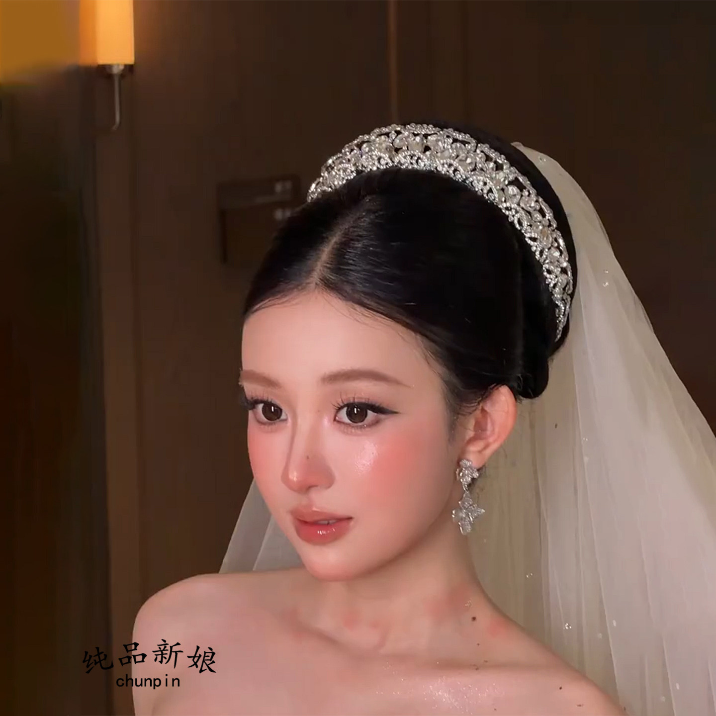 韩式简约新娘皇冠头饰高级感王冠发饰缎面婚纱公主生日礼服配饰品
