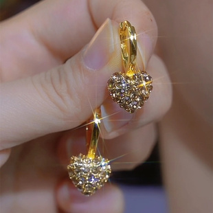香槟金色满钻爱心耳扣耳环女简约时尚 秋冬耳饰 设计感耳坠2024新款