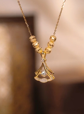金色转运珠小裙子项链灵动款设计