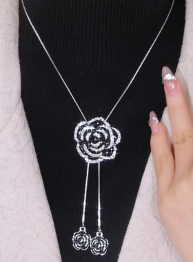 设计感黑色玫瑰花抽拉流苏毛衣链