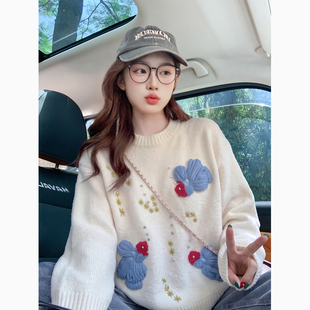 白色钩花刺绣毛衣女秋冬2026新款小众设计感小个子圆领套头针织衫