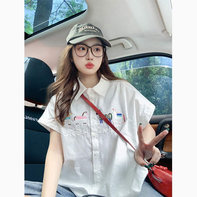 白色短袖衬衫女夏季2025新款设计感正肩宽松防晒小飞袖上衣衬衣女