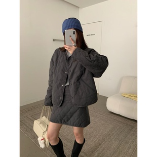 日了个韩｜宽松时髦轻薄绗线压花圆领棉服+高腰夹棉半身裙套装女