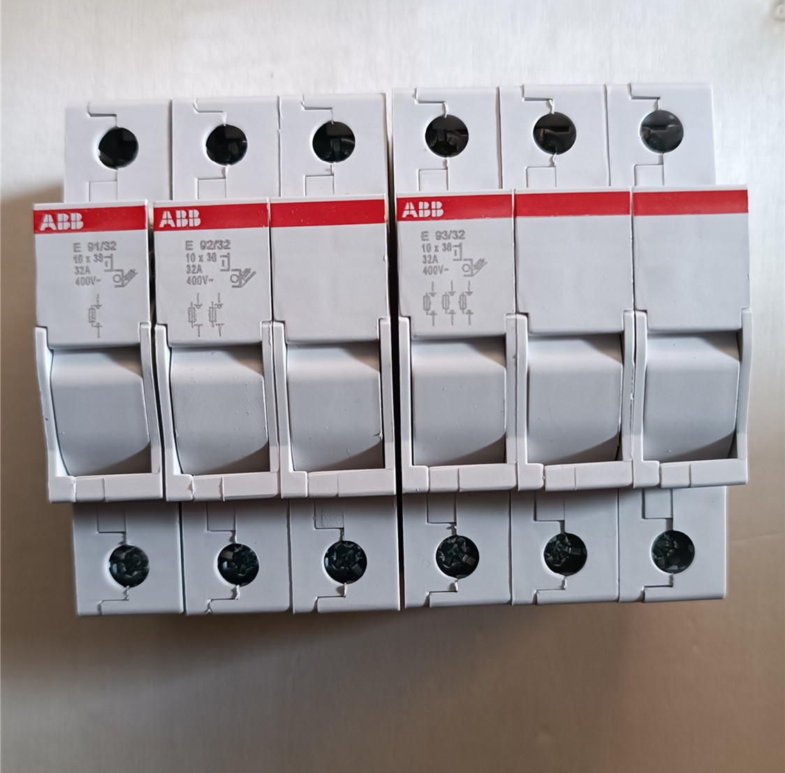 原装正品  abb小型熔断器型隔离开关  e91/32    e92/32   e93/32