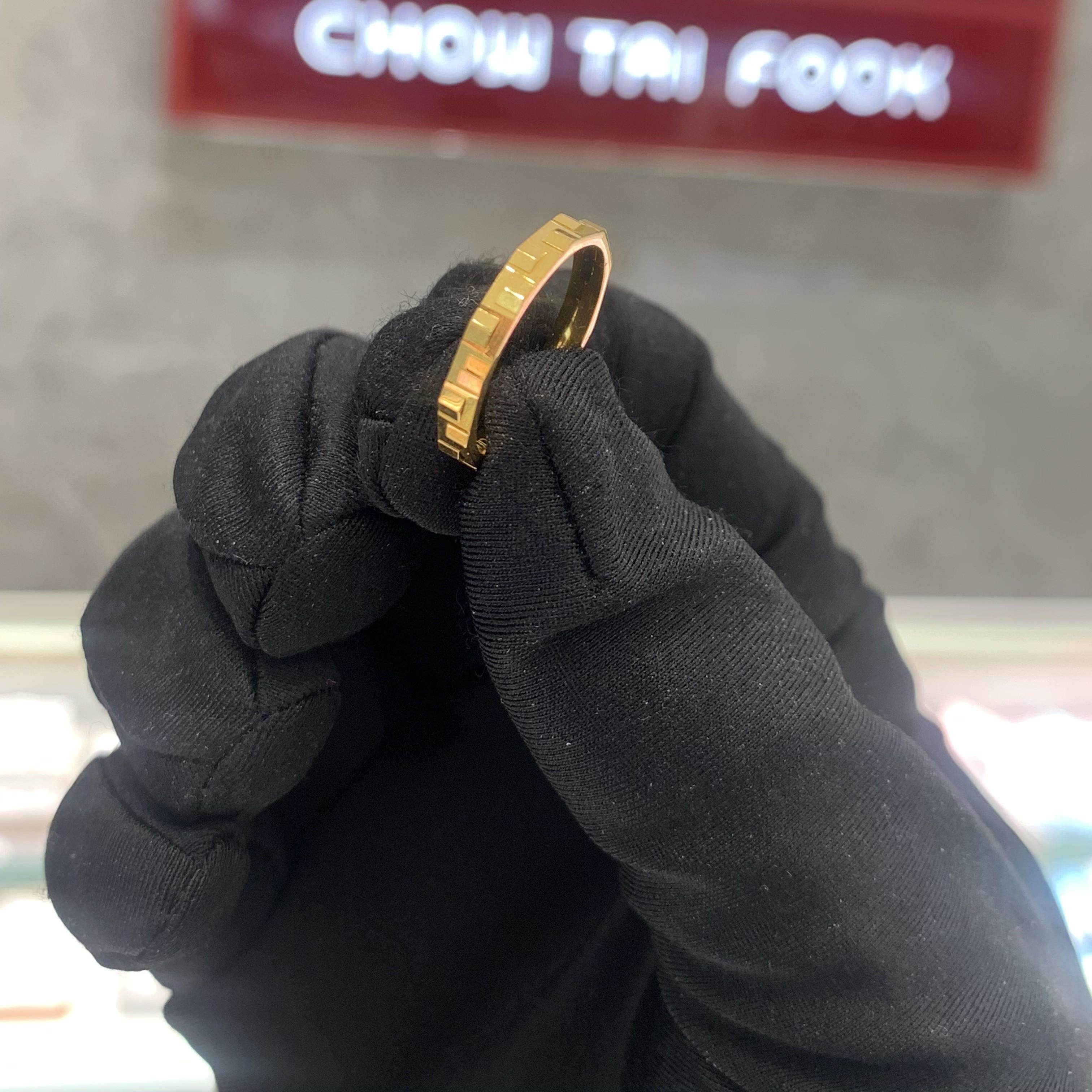 周大福几何方块素圈戒指图片