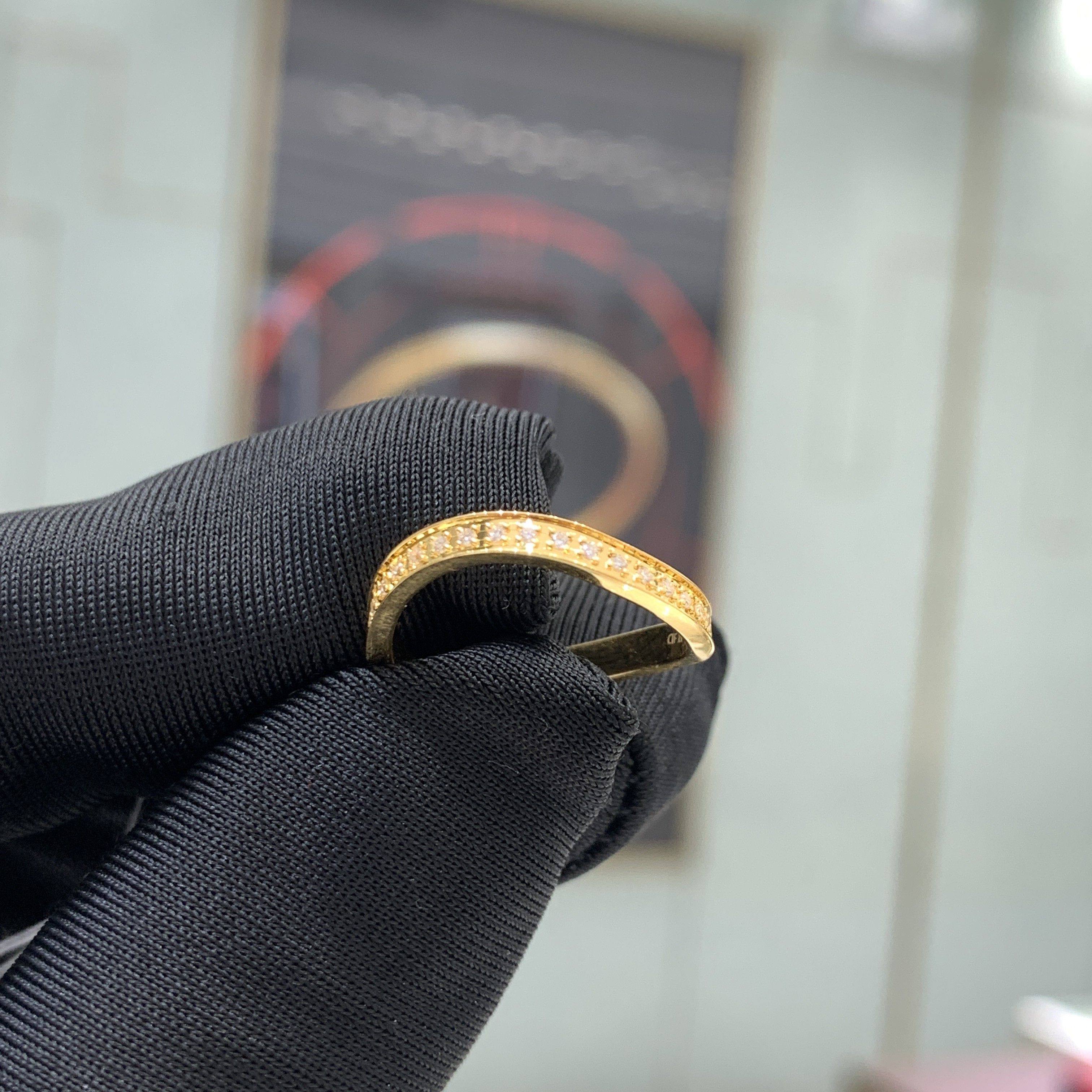 周大福代购 新款ing不规则排钻足金黄金钻石戒指女 定价七折ru221