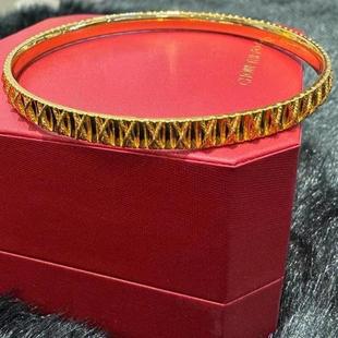 周大福代购 新款爆闪拉丝方糖足金黄金手镯女 克减80 计价F233984