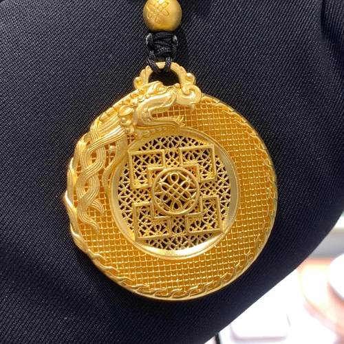 周大福摩羯恒守足金黄金吊坠