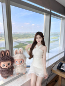 可爱女人 交叉挂脖气质蕾丝拼接V领针织连衣裙女收腰显瘦短裙