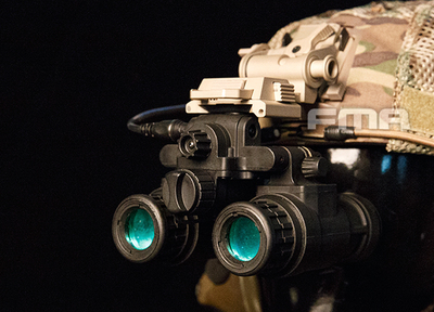 战术头盔双目双筒夜视仪pvs模型