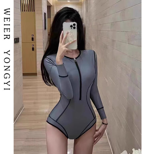 泳衣女长袖连体保守学生游泳衣