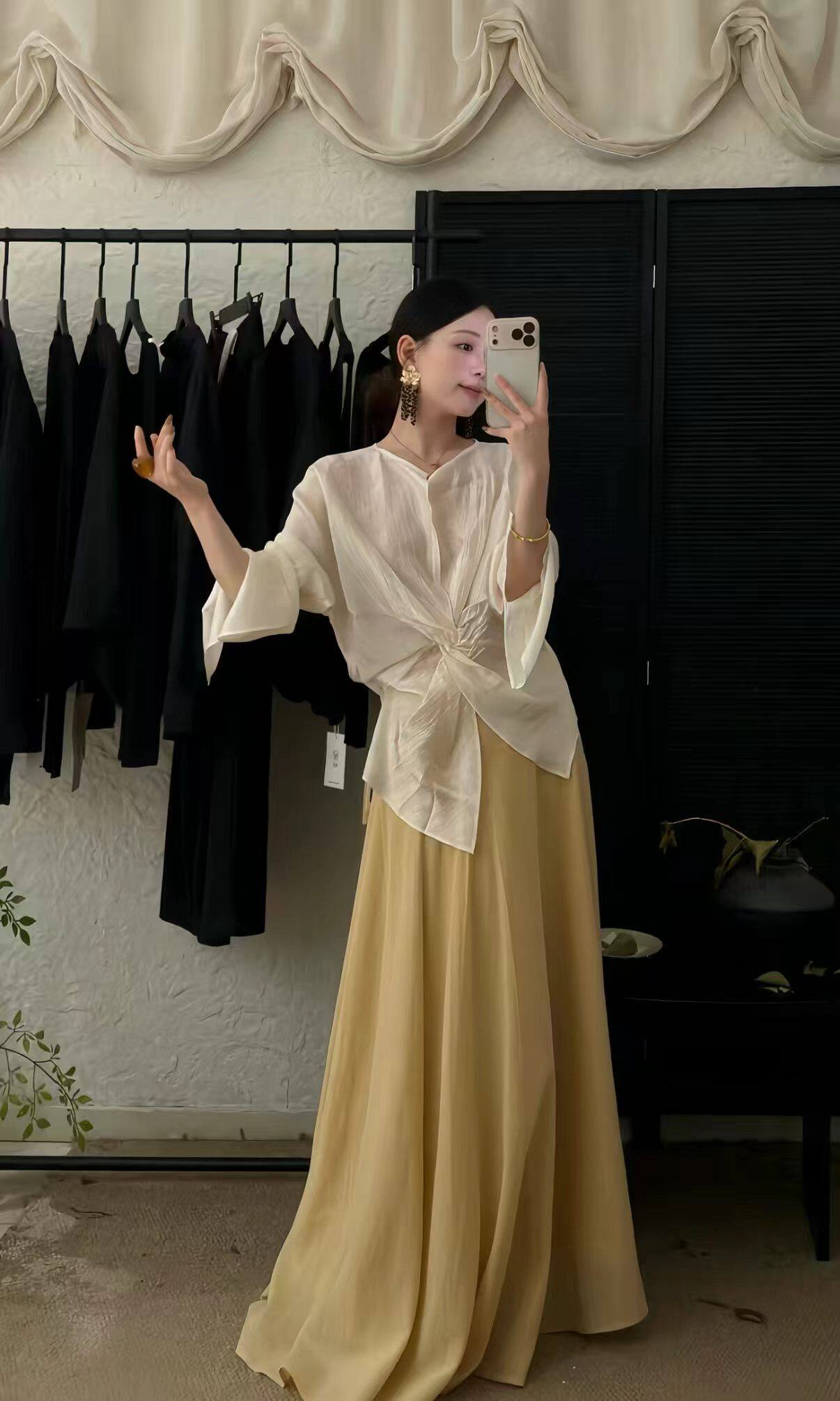 异形 狄卡洛2026年夏季法式V领纽结衬衫女小众别致衬衣上衣套装