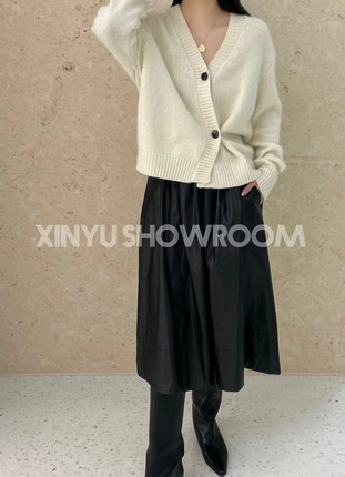 XINYU欧洲站2024秋冬韩系慵懒风V领单排扣针织开衫软糯毛衣外套