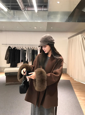 TOO家-系羊毛外套(配腰带,可拆卸狐狸毛袖)250913246Z