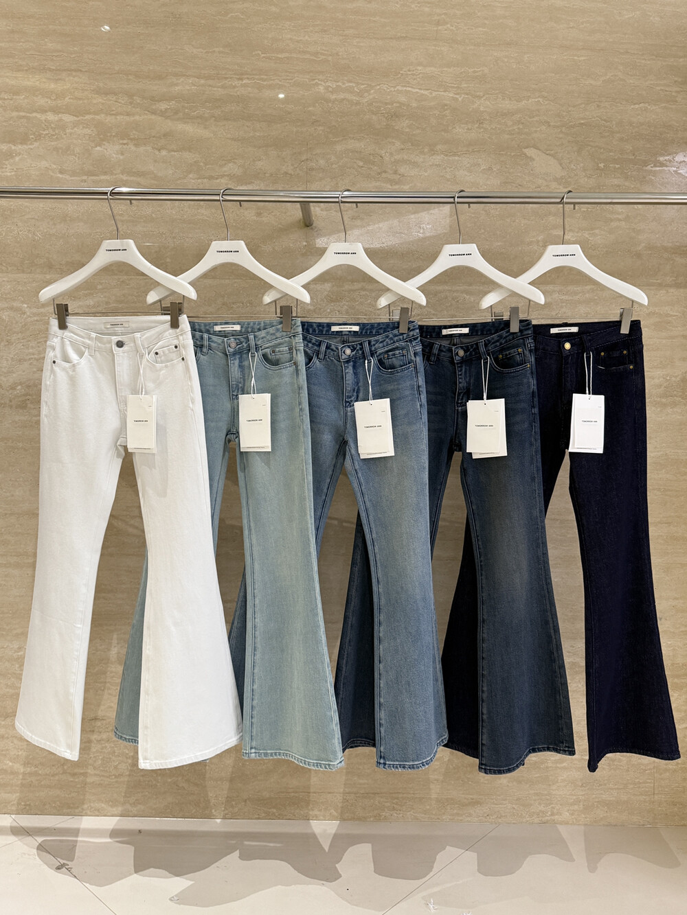 【TOMORROW ANN】中低腰微喇牛仔裤  11928#