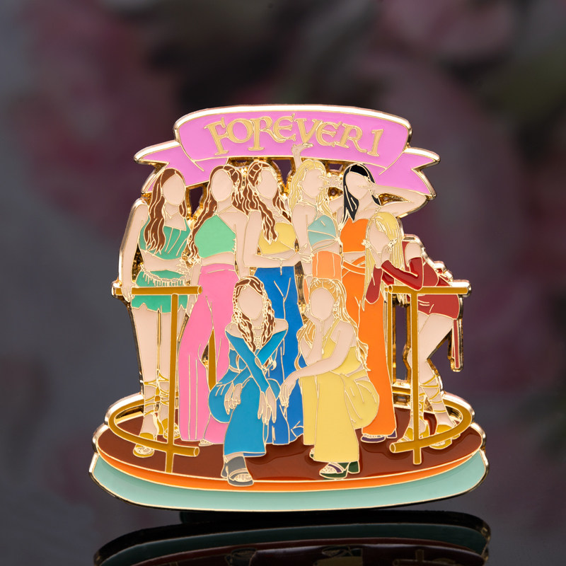 少女时代周边团体金属徽章金泰妍李顺圭黄美英崔秀英专辑礼物挂件