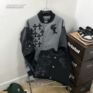 pu皮袖+金属辅料+毛呢子=棒球服