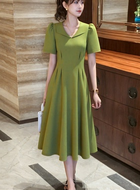 2025夏季新款娃娃领时尚减龄赫本风收腰小黑裙遮肉显瘦A字连衣裙