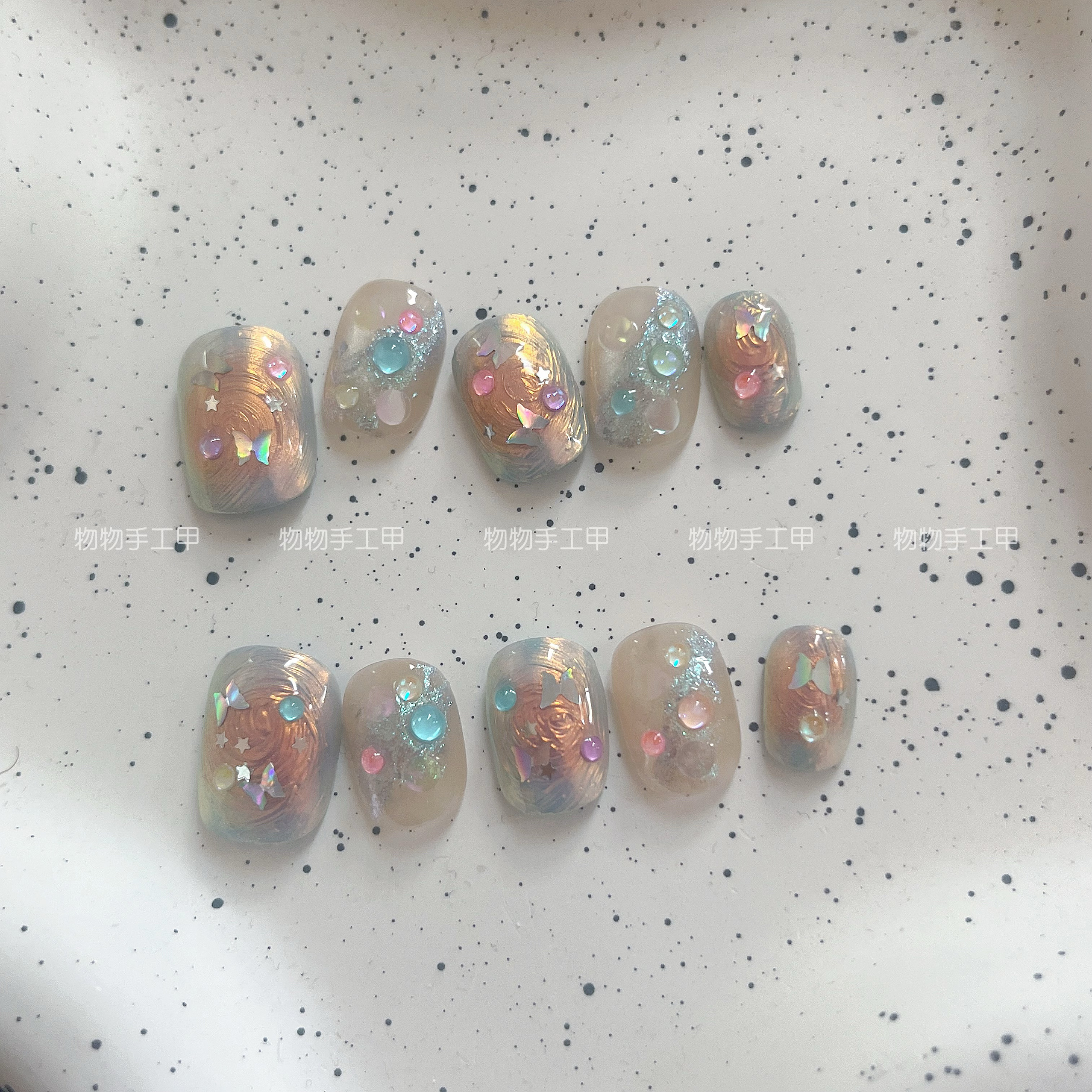 纯手工穿戴甲短圆圆新品贝壳光冰晶蝴蝶显白美甲贴片成品可拆卸