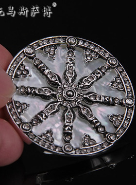 托马斯萨博贝母吊坠