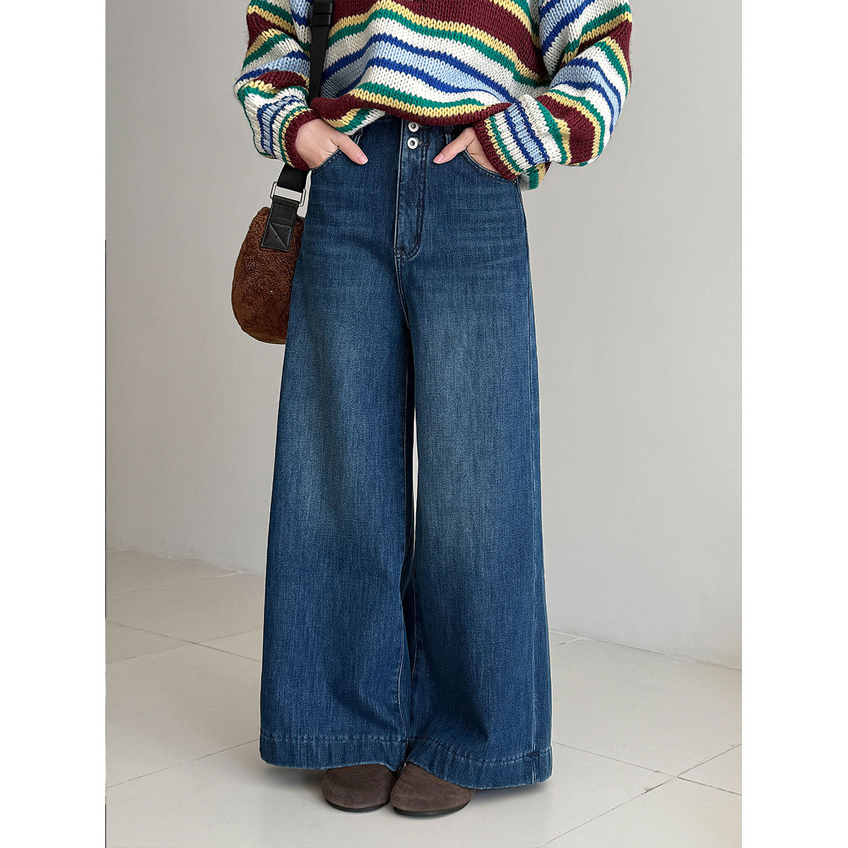 经典复古宽松垂感阔腿裤女2025冬季加绒保暖百搭直筒牛仔裤长裤