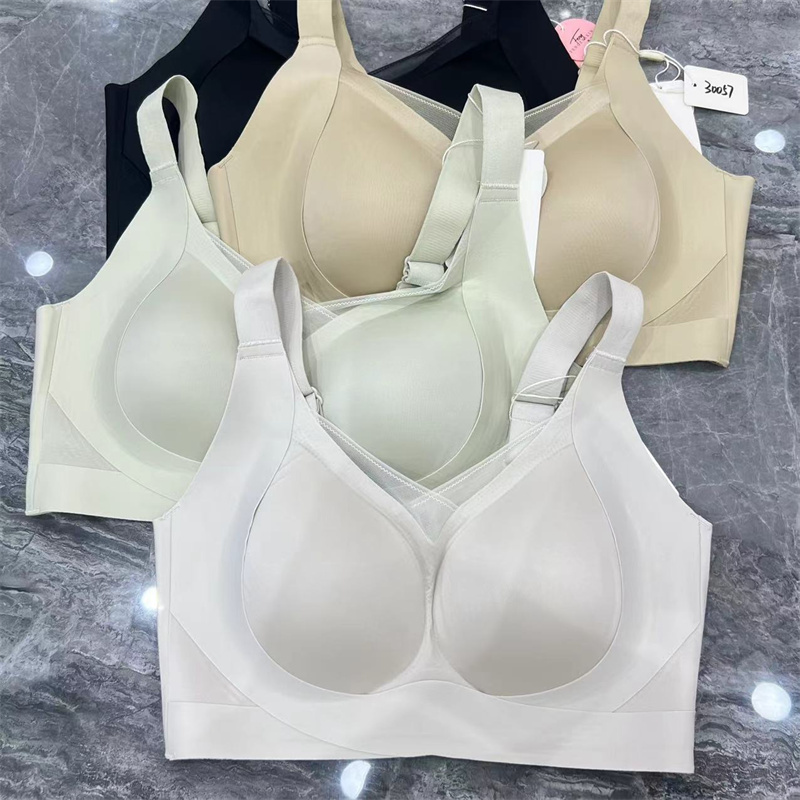 枫之欣K005无痕无钢圈中薄罩无感果冻条内衣BC女轻塑大胸显小文胸