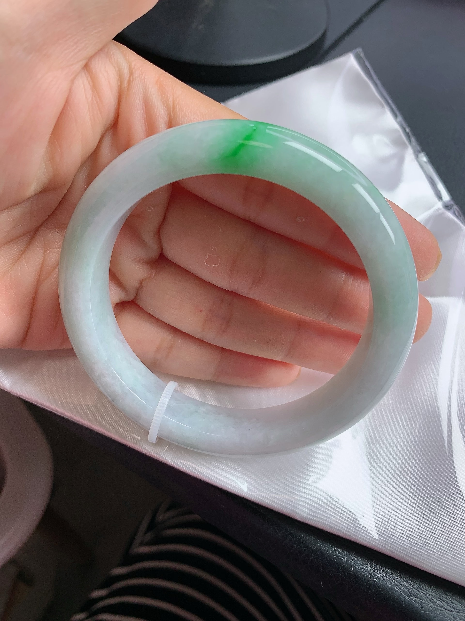 缅甸天然a货翡翠58圈口飘阳绿手镯