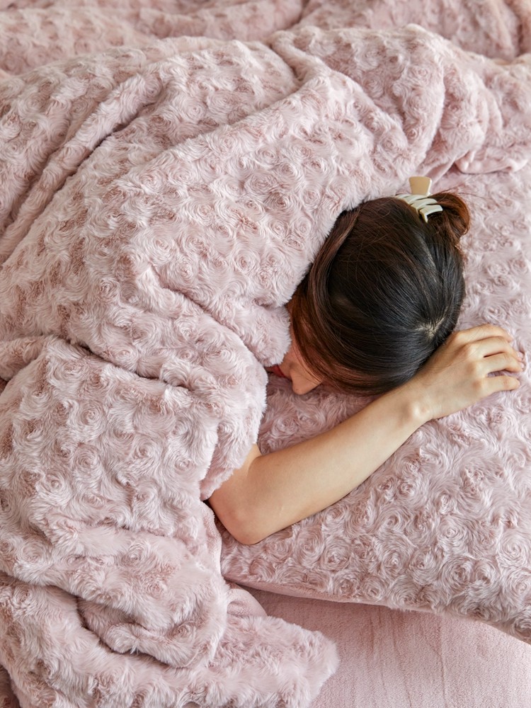 玫瑰花海 仿獭兔绒加厚保暖四件套 珊瑚绒被套法兰绒床单被套床笠,床上用品,床品套件/四件套/多件套,淘宝优惠券,粉丝福利购,淘宝优惠卷