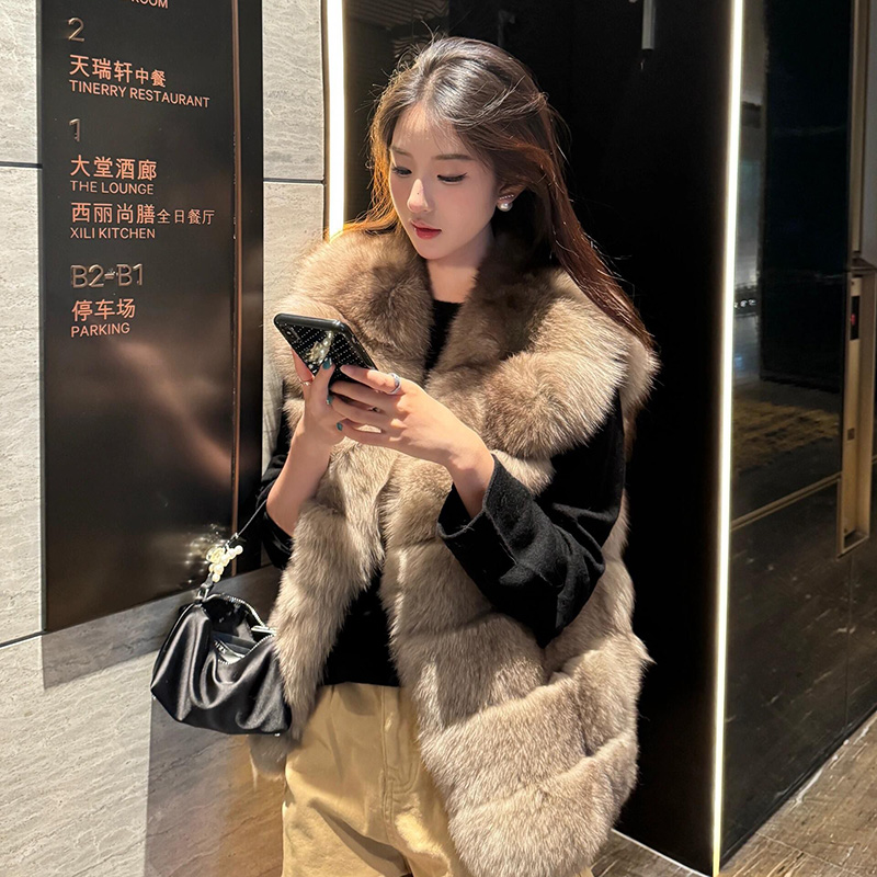 25秋冬新款韩女ins气质仿狐狸毛马甲时尚显瘦年轻款皮草背心毛毛