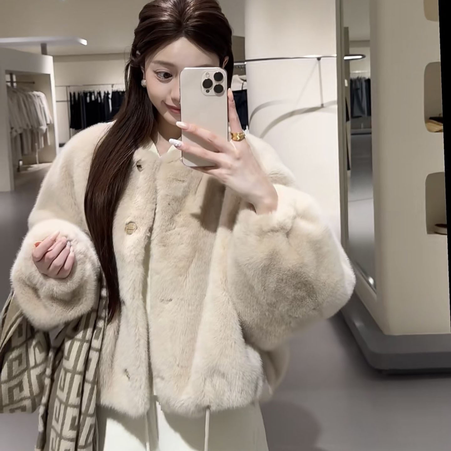 2025秋冬新款仿水貂绒皮草外套女短款圆领灯笼袖环保皮草毛毛上衣