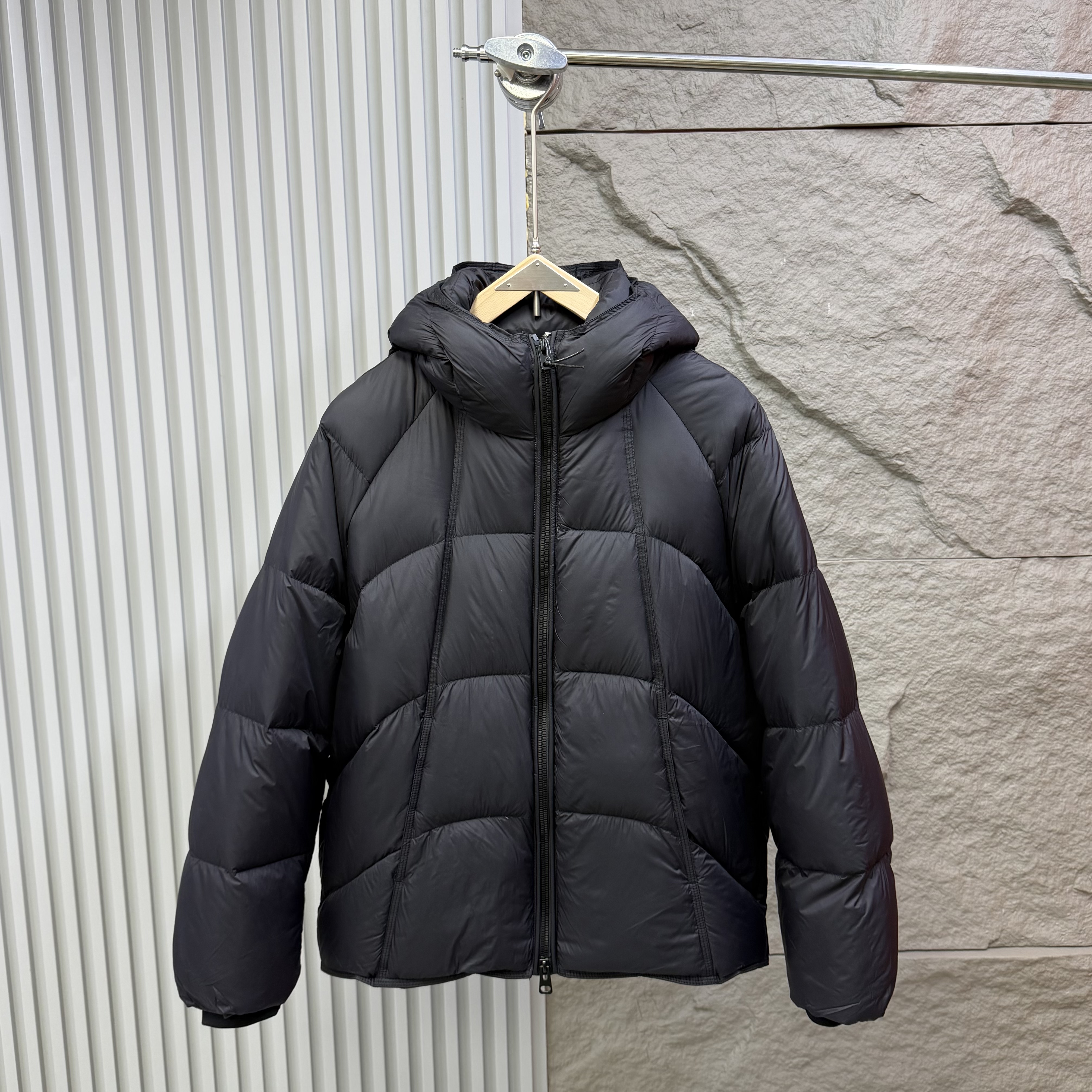 冬季新款加厚面包服泡芙连帽羽绒服纯色休闲百搭轻薄保暖御寒外套