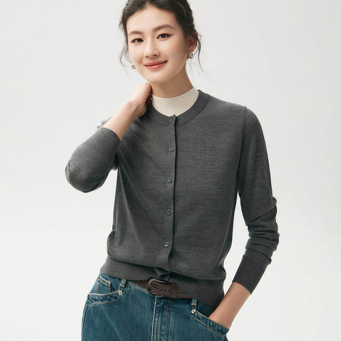 杨子纱精纺100%纯羊毛开衫女薄款2026秋新款圆领毛衣短款针织外套