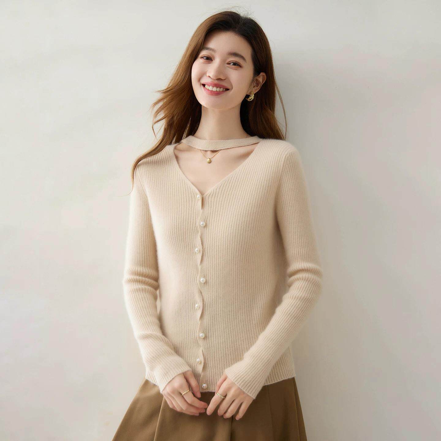 穿搭是种态度~绒美羊挂脖V领山羊绒开衫女珍珠扣毛衣针织修身外套